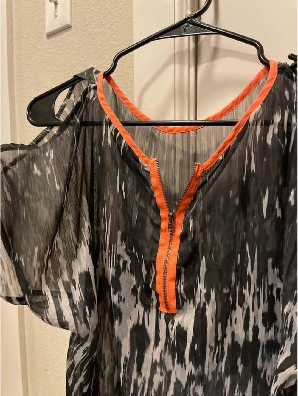 Express Cold Shoulder Abstract Ikat Print Blouse with Zipper Neckline